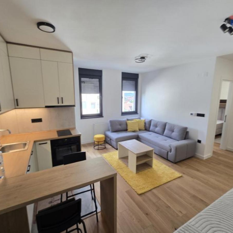 Stan Izdavanje Novi Sad  38 m2