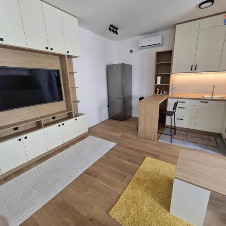 Stan Izdavanje Novi Sad  38 m2