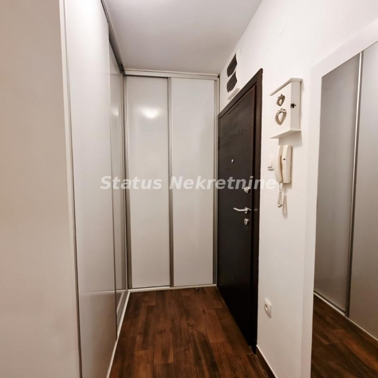 Stan Prodaja Novi Sad  63 m2