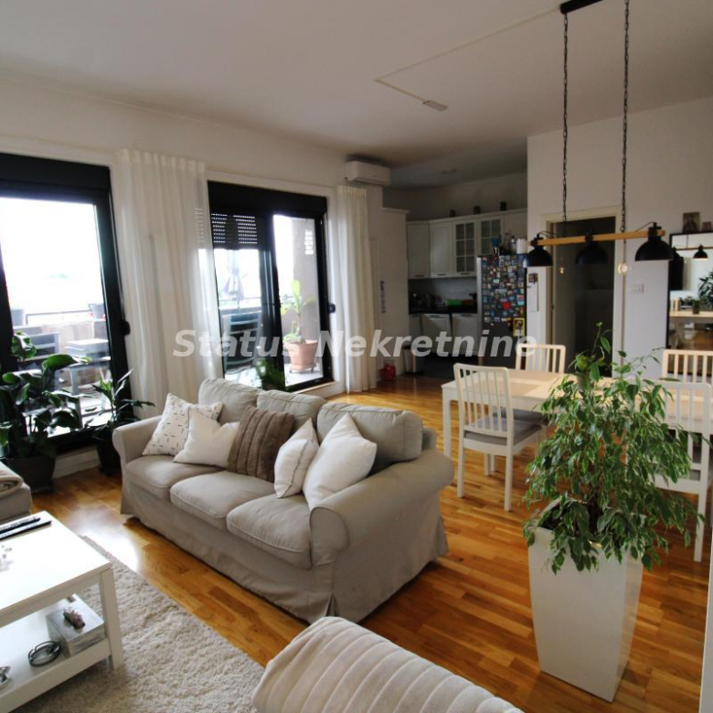 Stan Prodaja Novi Sad  155 m2