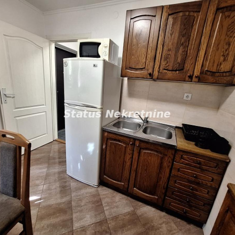 Stan Izdavanje Novi Sad  48 m2