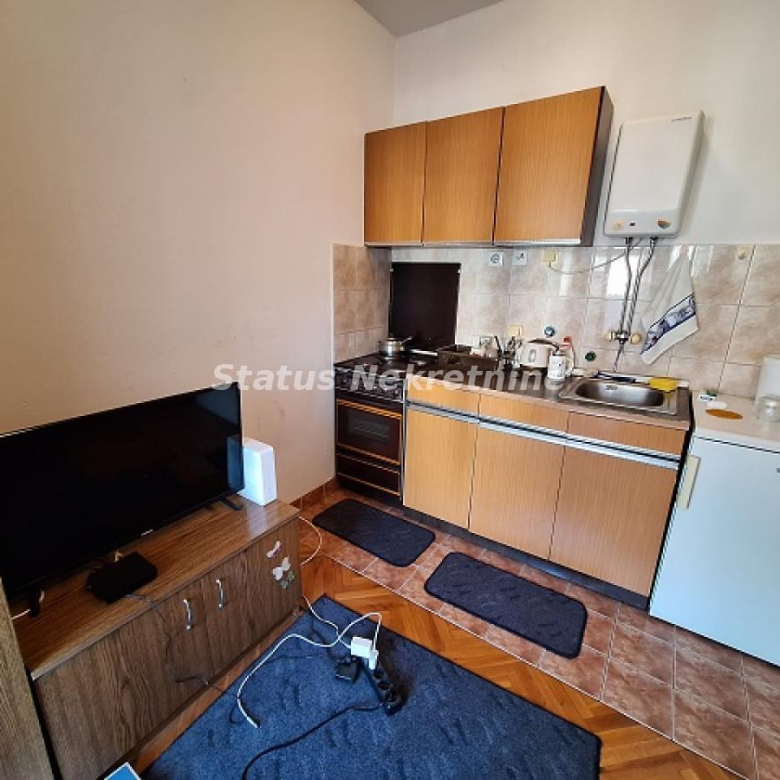 Stan Izdavanje Novi Sad  24 m2