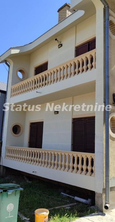 Kuća Prodaja Temerin  420 m2