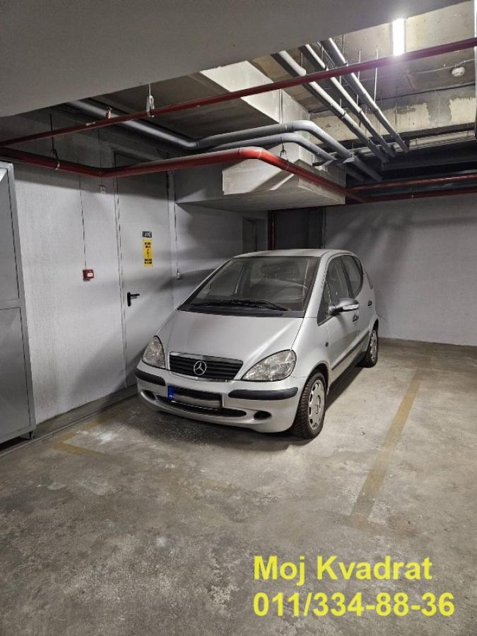 Garaža Prodaja Beograd Kalenić Pijaca 12 m2
