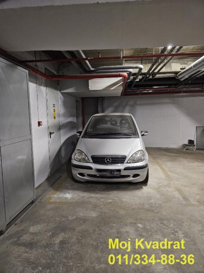 Garaža Prodaja Beograd Kalenić Pijaca 12 m2