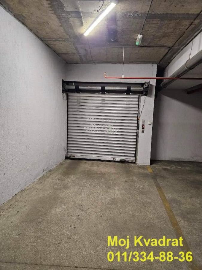 Garaža Prodaja Beograd Kalenić Pijaca 12 m2