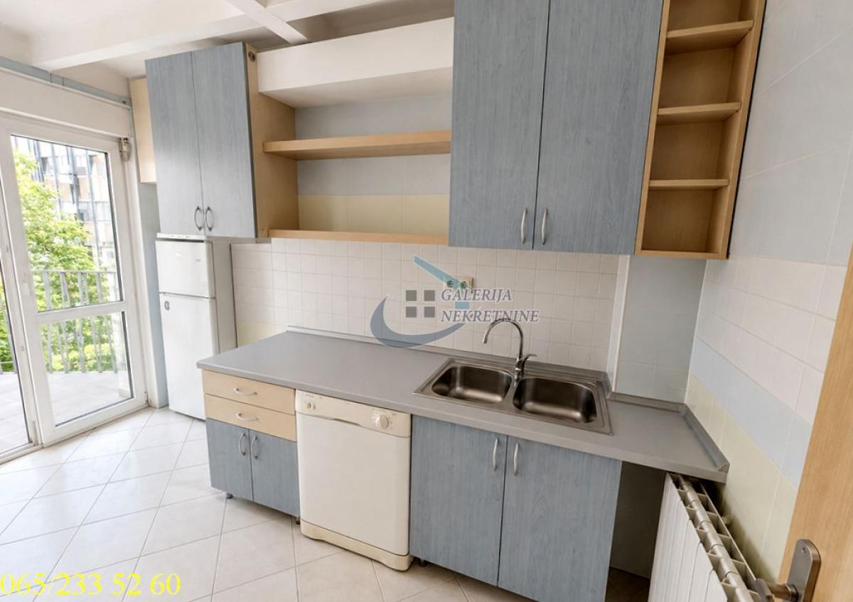 Stan Prodaja Beograd Stan Prodaja Beograd Studentski Trg 68 m2