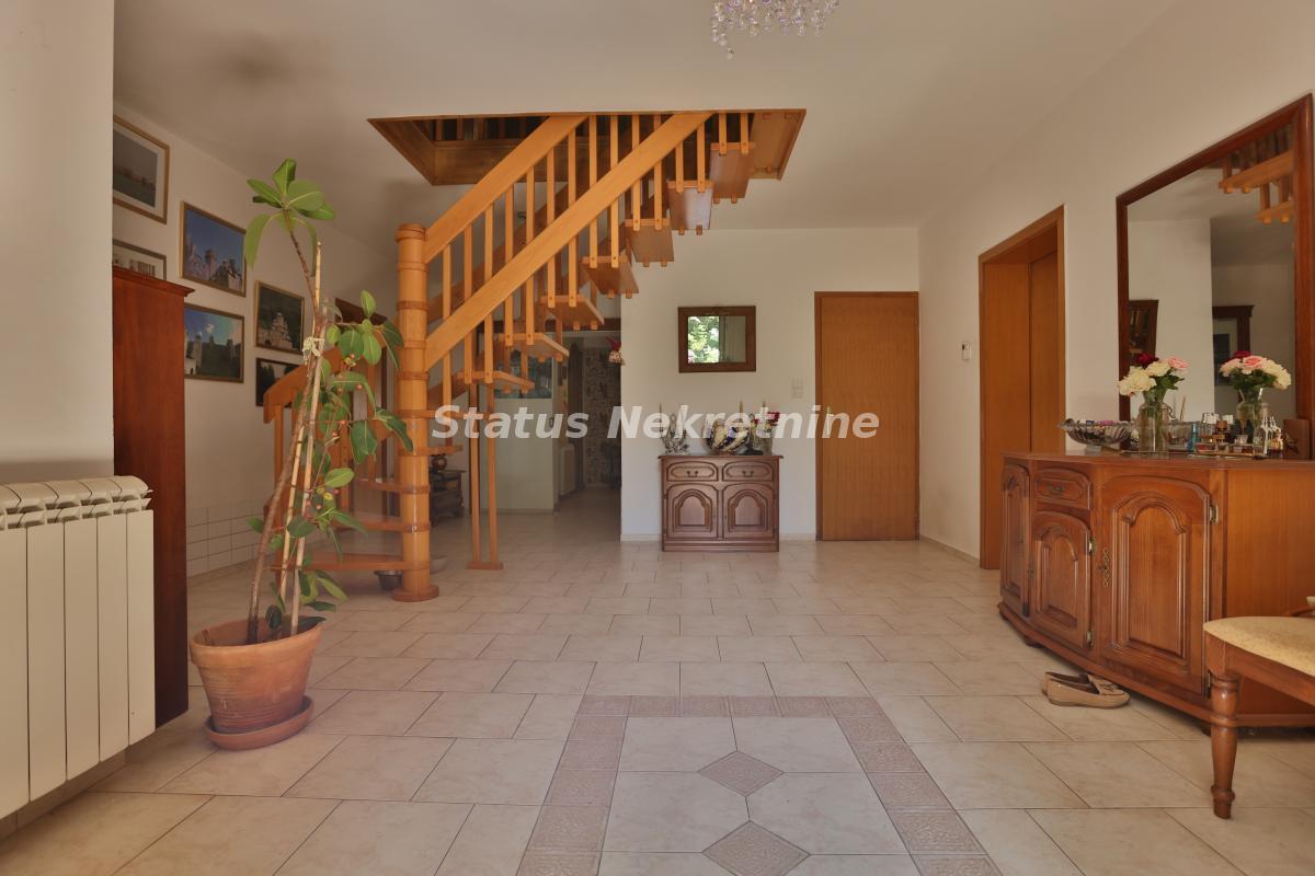 Kuća Prodaja Novi Sad  322 m2