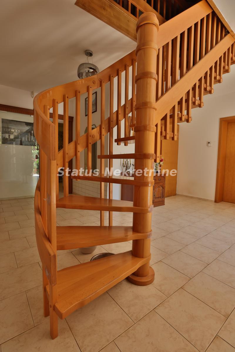 Kuća Prodaja Novi Sad  322 m2