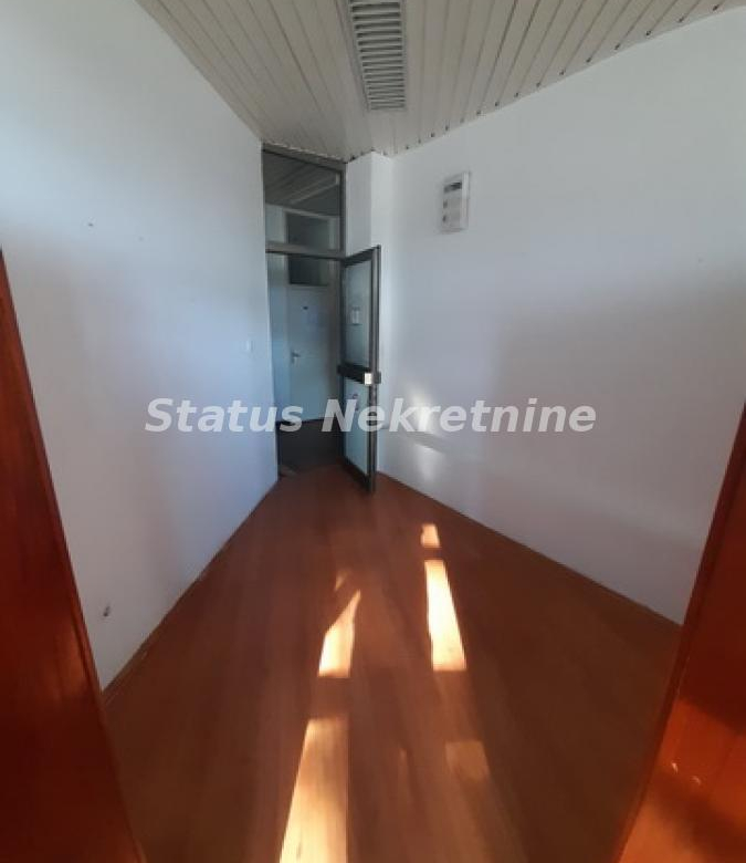 Lokal Izdavanje Novi Sad  26 m2