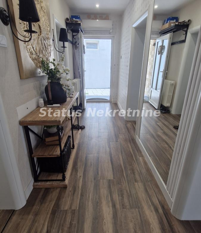 Kuća Prodaja Sremski Karlovci  285 m2