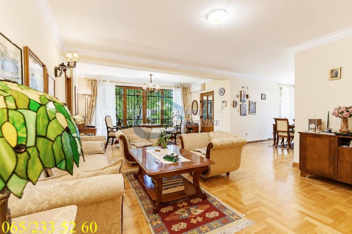 Kuća Prodaja Beograd Dušanovac 300 m2