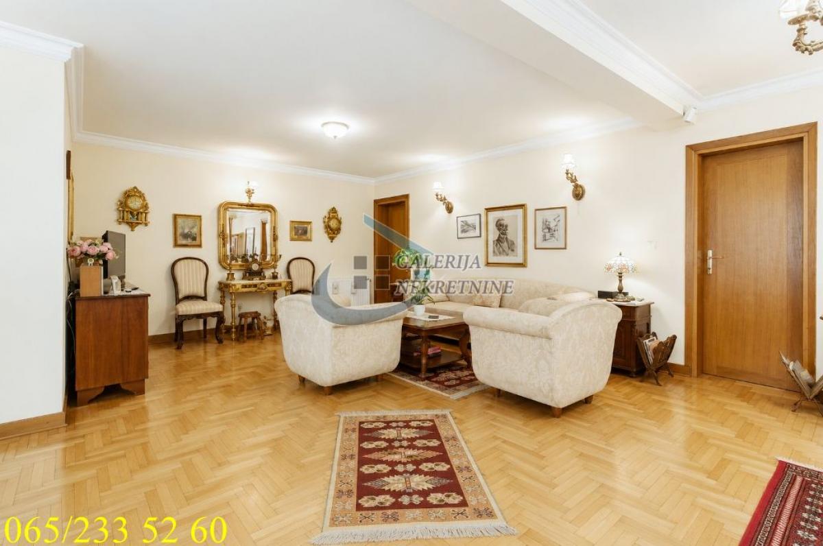 Kuća Prodaja Beograd Dušanovac 300 m2