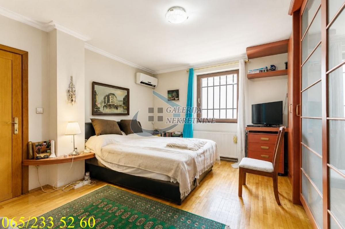 Kuća Prodaja Beograd Dušanovac 300 m2