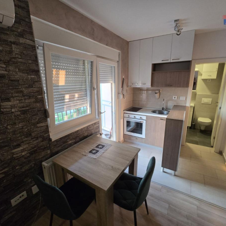 Stan Izdavanje Novi Sad  33 m2