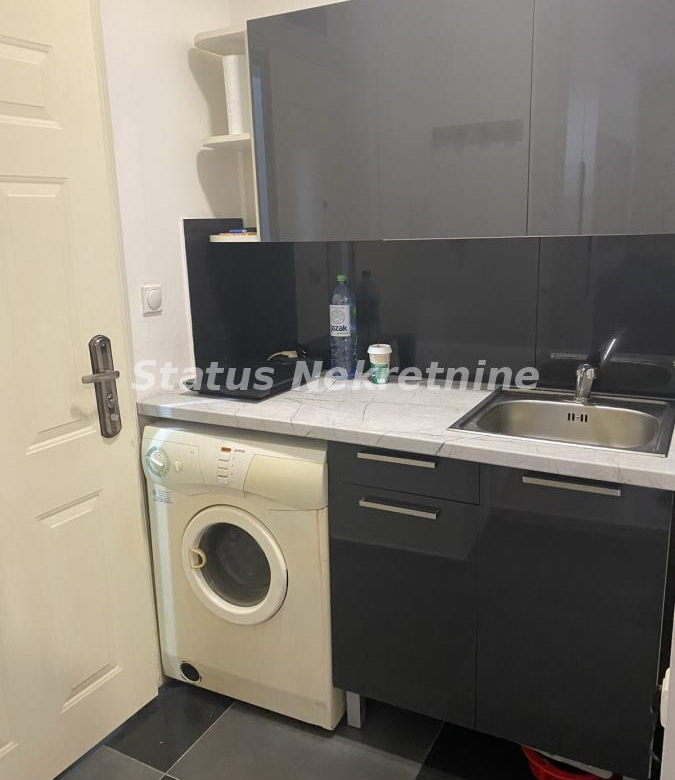 Stan Izdavanje Novi Sad  25 m2