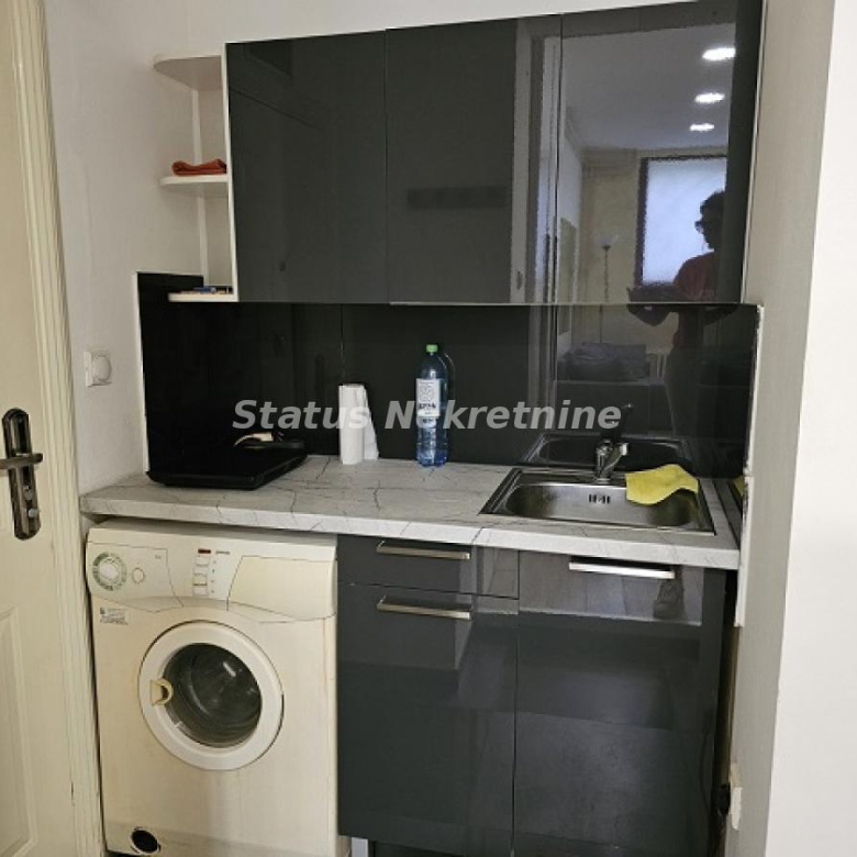 Stan Izdavanje Novi Sad  25 m2