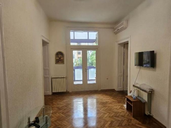 Stan Izdavanje Beograd Pravni Fakultet 82 m2