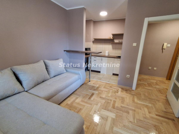 Stan Izdavanje Novi Sad  24 m2