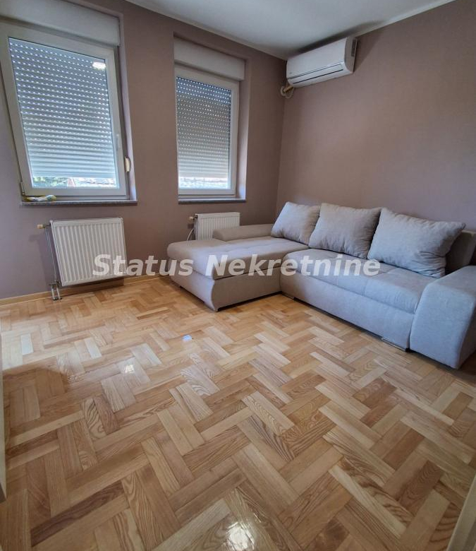 Stan Izdavanje Novi Sad  24 m2