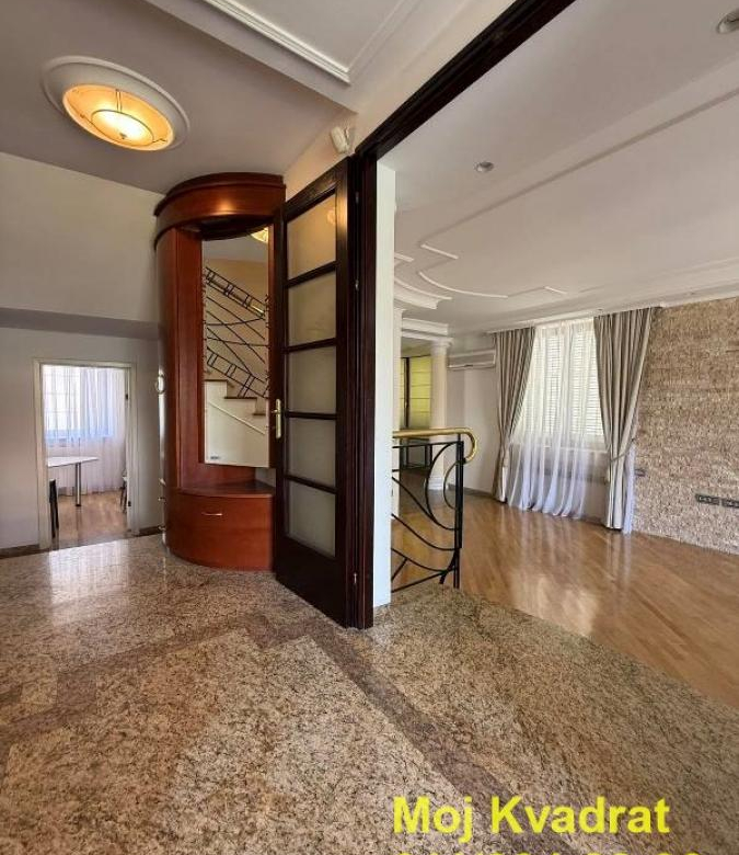 Kuća Izdavanje Beograd Fon 312 m2