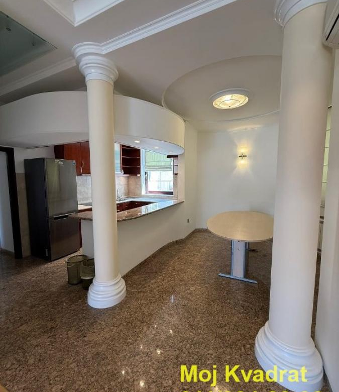 Kuća Izdavanje Beograd Fon 312 m2
