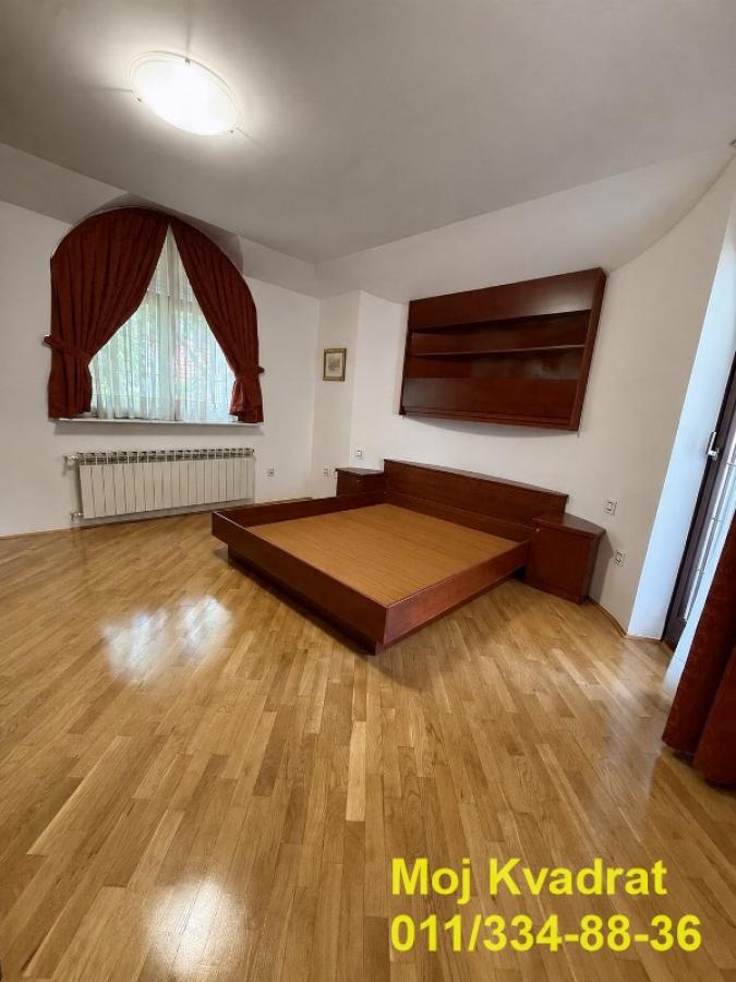 Kuća Izdavanje Beograd Fon 312 m2