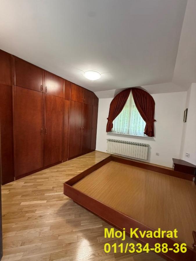 Kuća Izdavanje Beograd Fon 312 m2