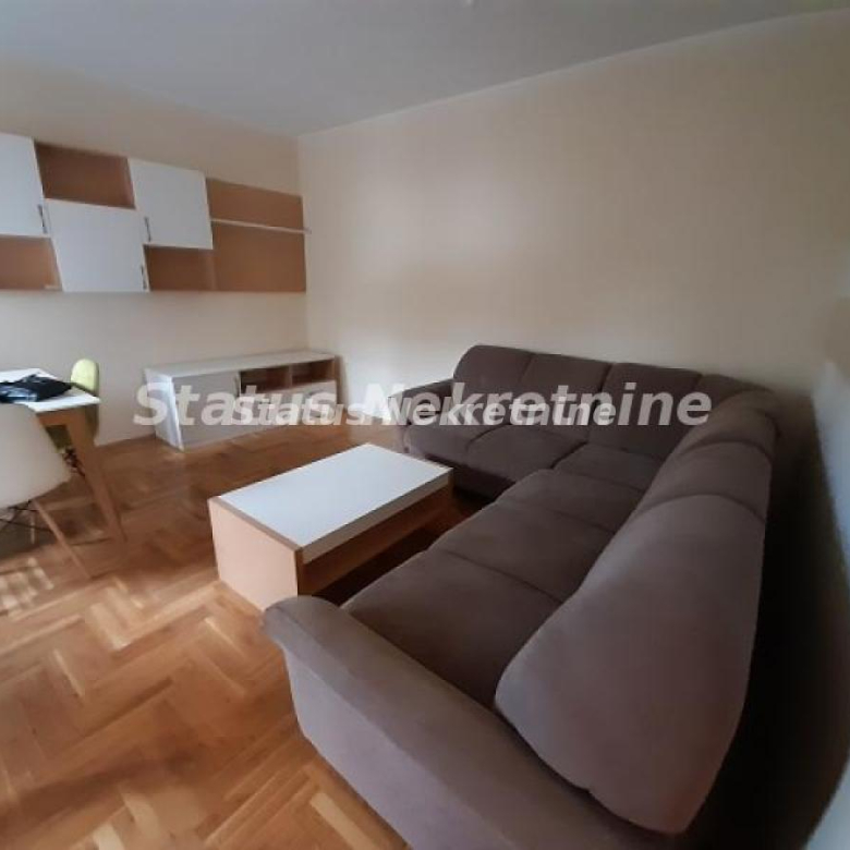 Stan Izdavanje Novi Sad  43 m2
