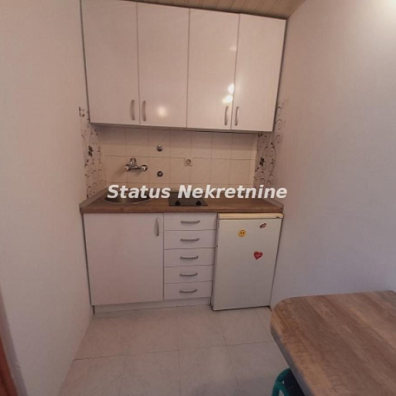 Stan Izdavanje Novi Sad  25 m2