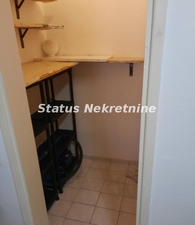 Stan Izdavanje Novi Sad  39 m2