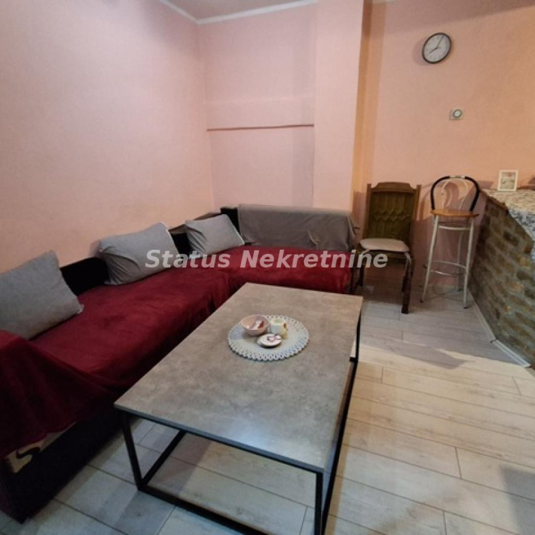Stan Izdavanje Novi Sad  40 m2