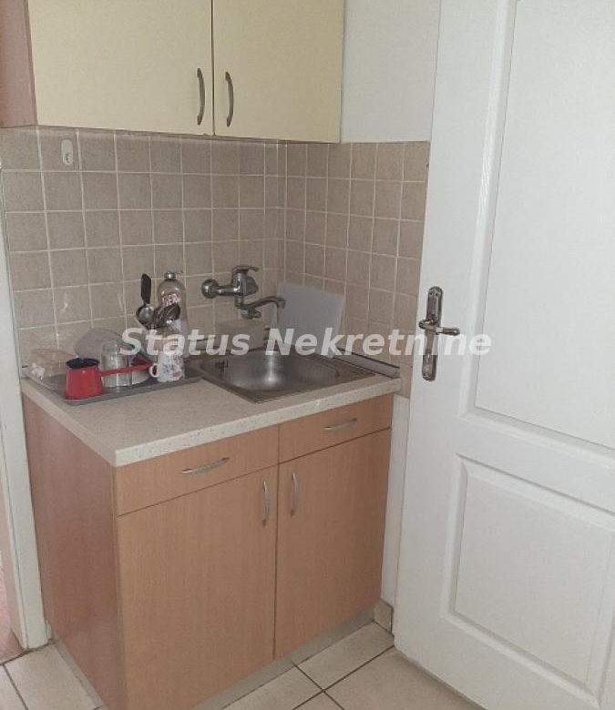 Stan Izdavanje Novi Sad  24 m2