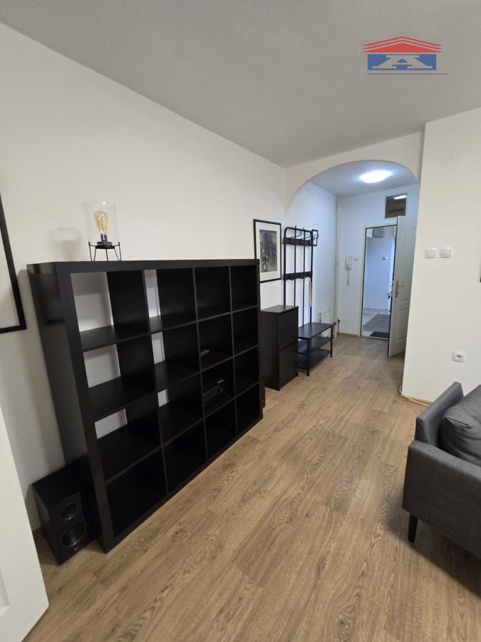 Stan Izdavanje Novi Sad  54 m2
