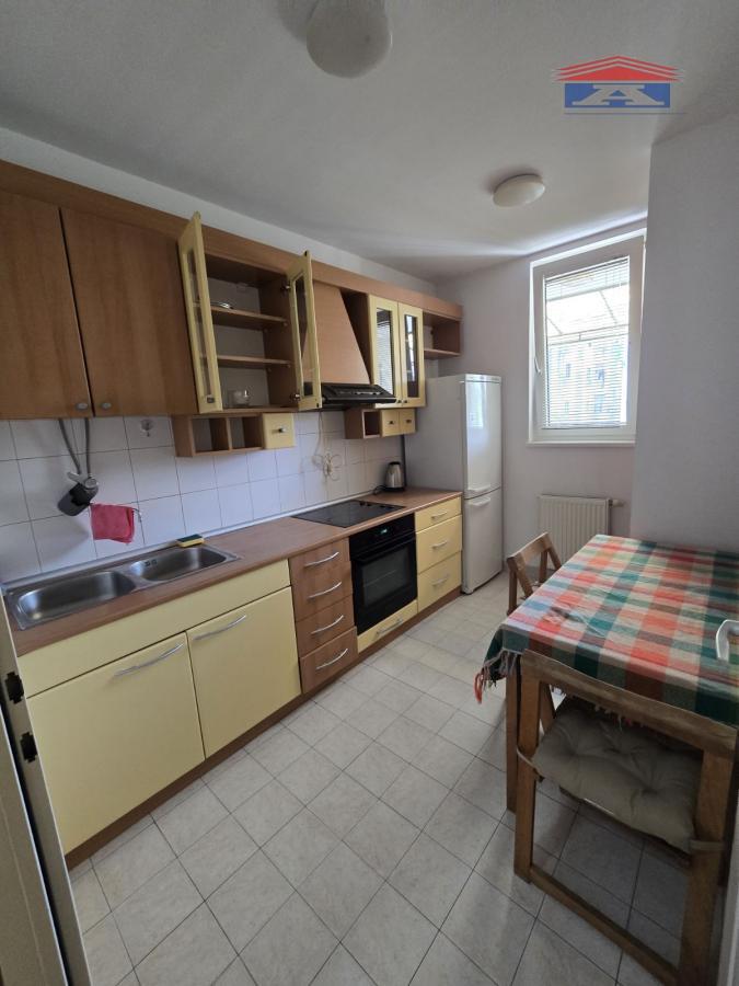 Stan Izdavanje Novi Sad  54 m2