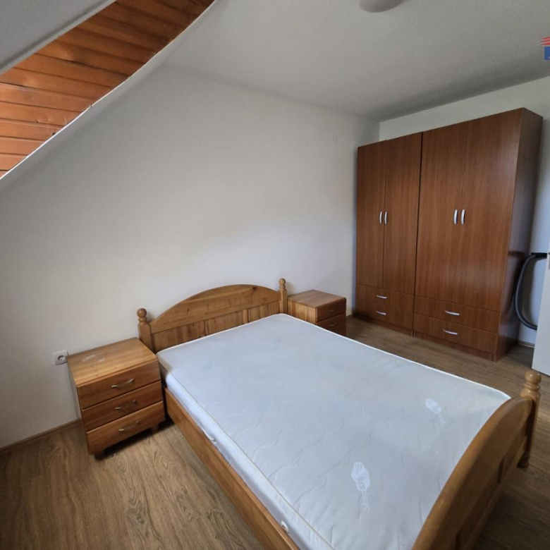 Stan Izdavanje Novi Sad  54 m2