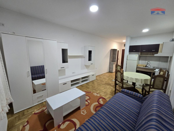 Stan Izdavanje Novi Sad  27 m2