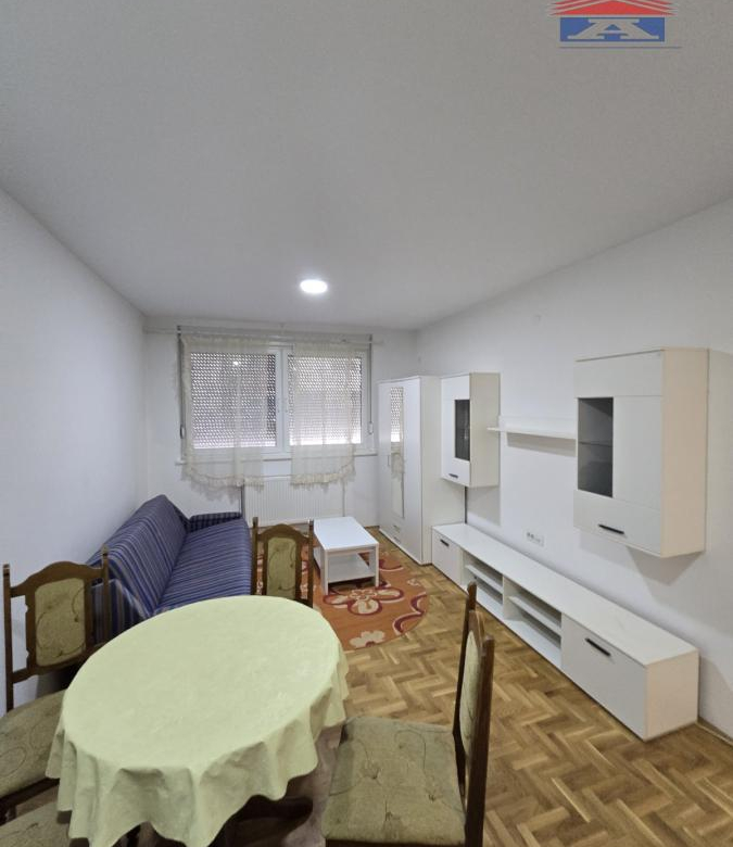 Stan Izdavanje Novi Sad  27 m2