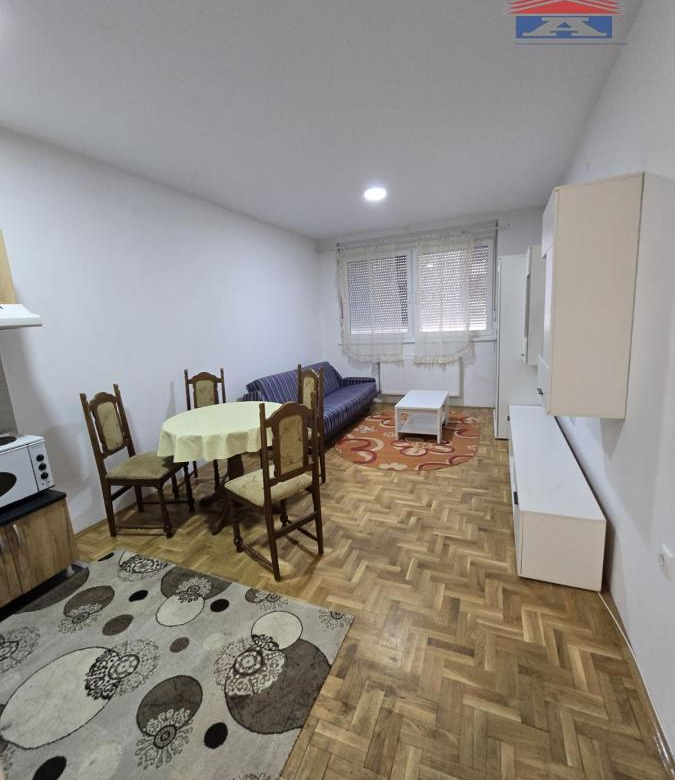 Stan Izdavanje Novi Sad  27 m2