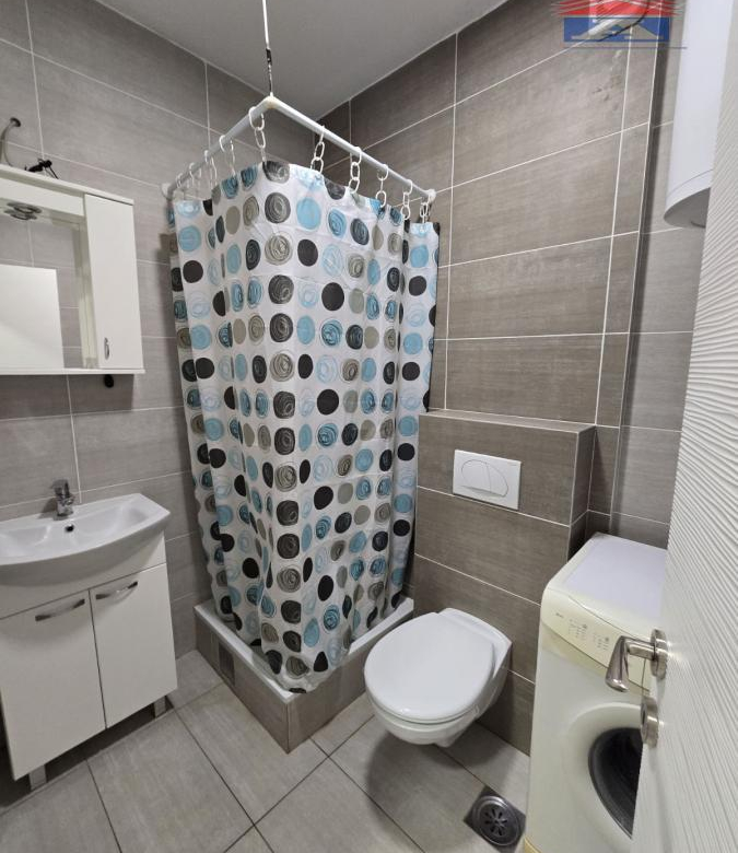 Stan Izdavanje Novi Sad  27 m2