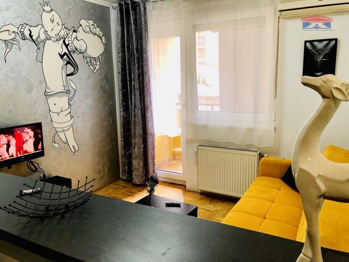 Stan Izdavanje Novi Sad  22 m2