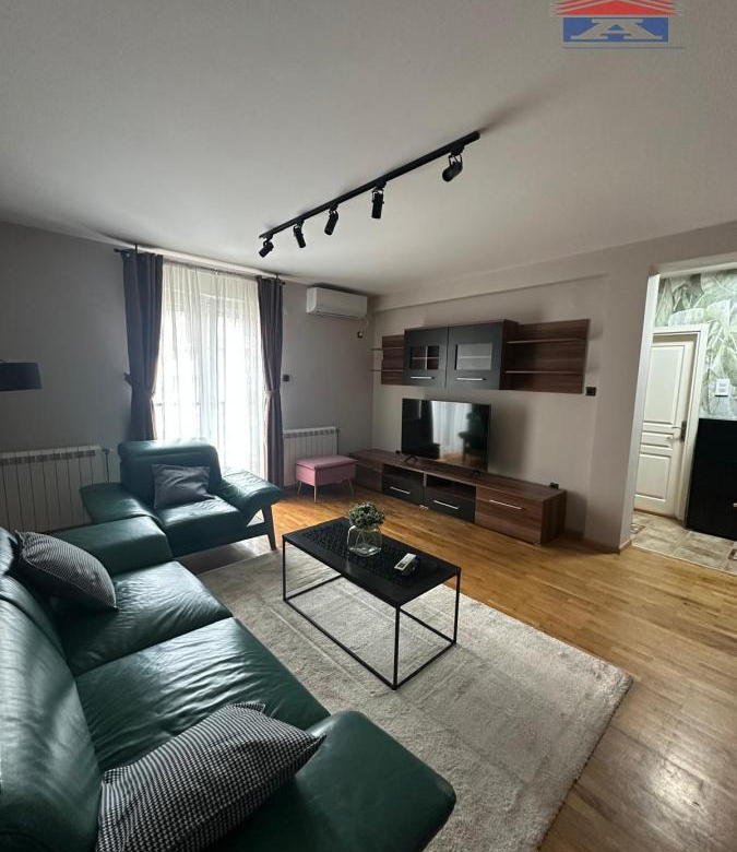 Stan Izdavanje Novi Sad  48 m2