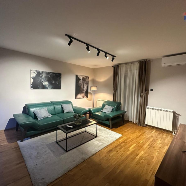 Stan Izdavanje Novi Sad  48 m2