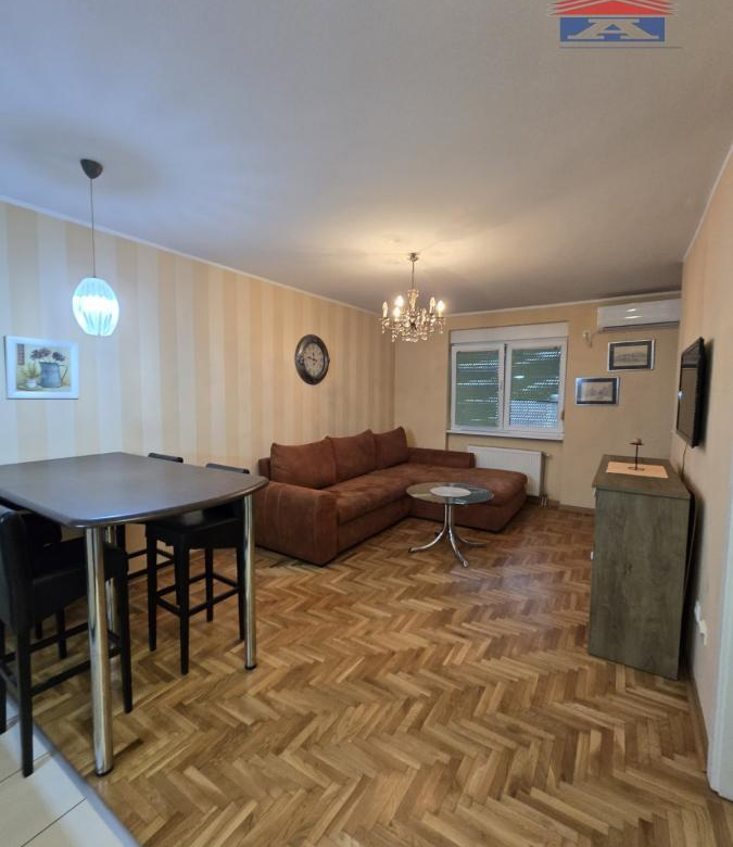 Stan Izdavanje Novi Sad  35 m2