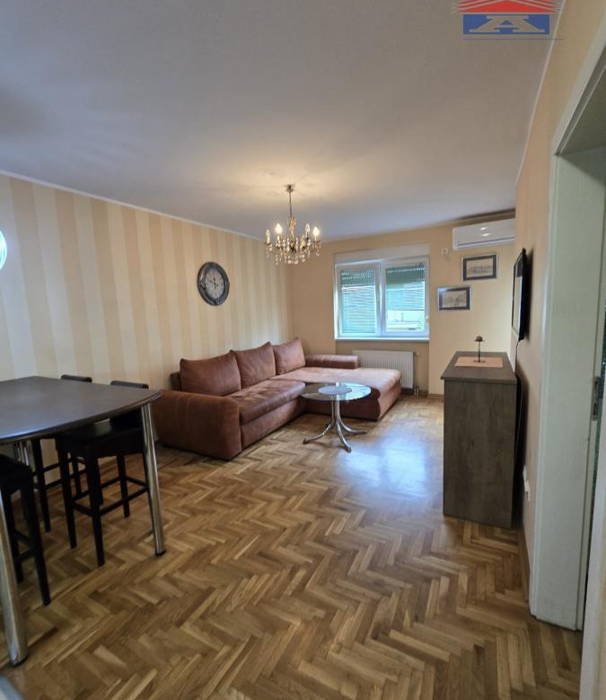 Stan Izdavanje Novi Sad  35 m2