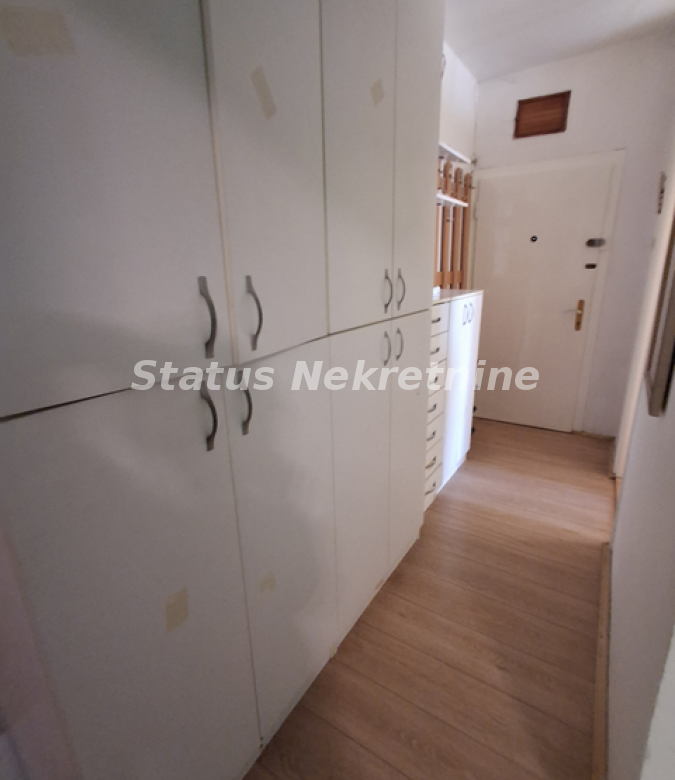 Stan Izdavanje Novi Sad  53 m2