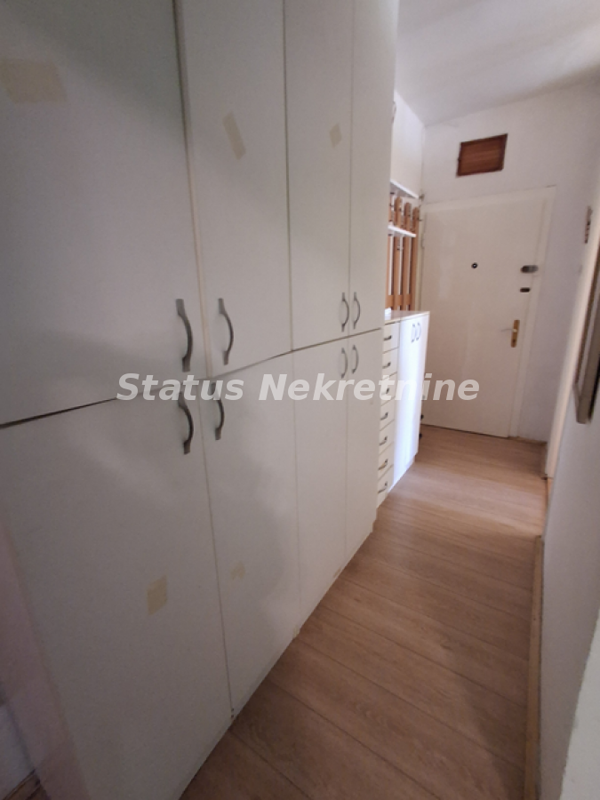 Stan Izdavanje Novi Sad  53 m2