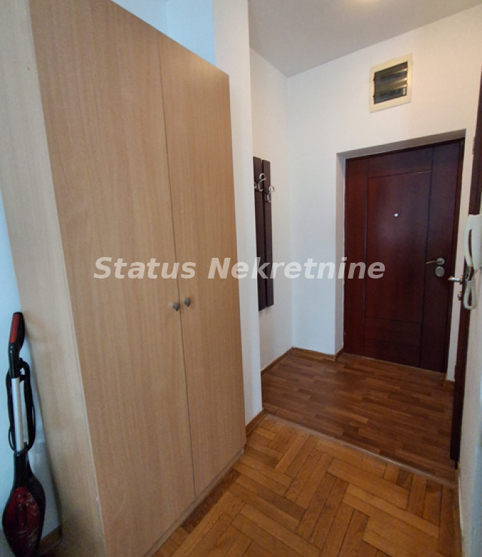 Stan Izdavanje Novi Sad  25 m2