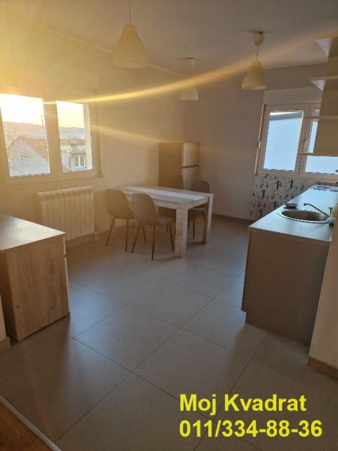 Stan Izdavanje Beograd Lekino Brdo 90 m2