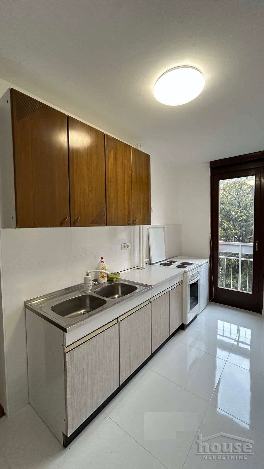 Stan Izdavanje Novi Sad  56 m2